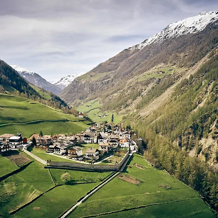 Hotel Goldene Rose Karthaus A Member Of Small Luxury Of The World